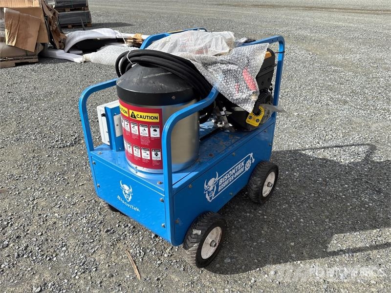 Quantity of (1) Machpro H4000-N Pressure Washer ( 輕壓清洗機