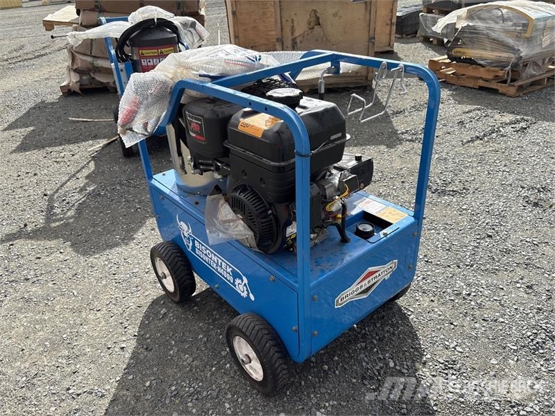 Quantity of (1) Machpro H4000-N Pressure Washer ( 輕壓清洗機