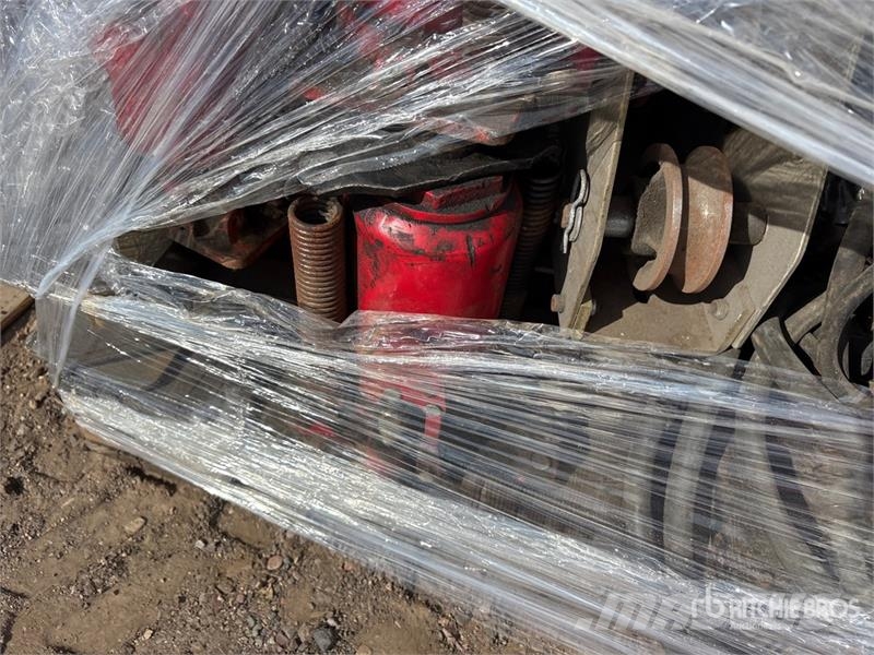 Quantity of (1) Pallets of Welding / Tools Parts Drugi deli