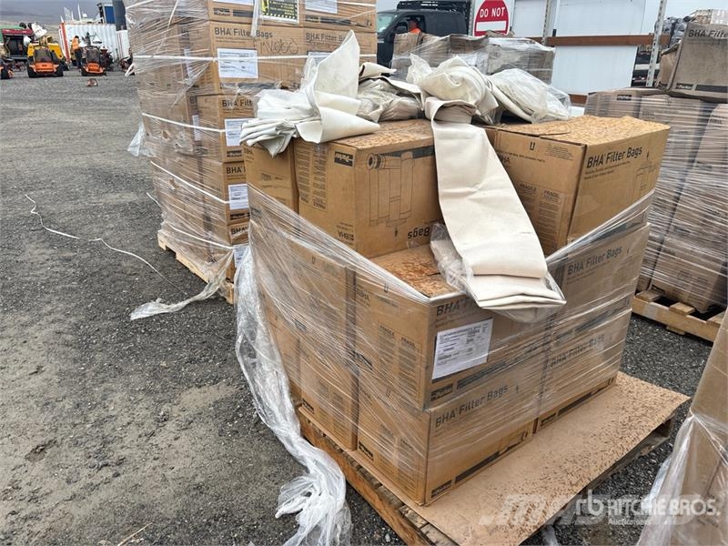  Quantity of (1) Pallets of Parker-Hannifin Bag Fil مكونات أخرى