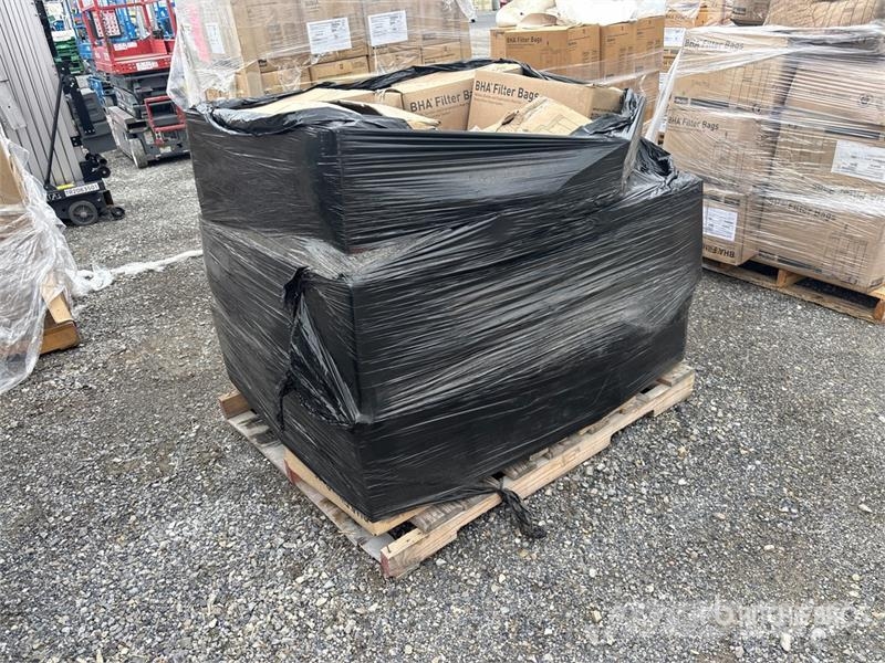  Quantity of (1) Pallets of Parker-Hannifin Bag Fil مكونات أخرى