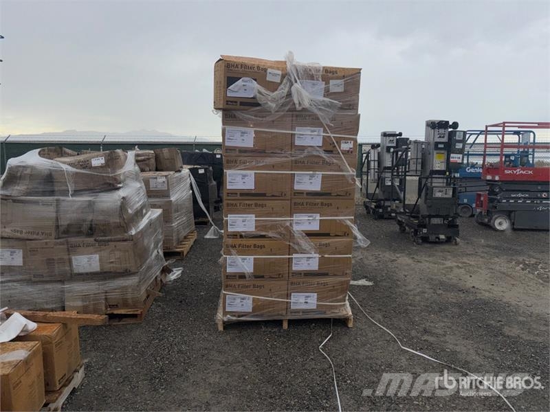  Quantity of (1) Pallets of Parker-Hannifin Bag Fil مكونات أخرى