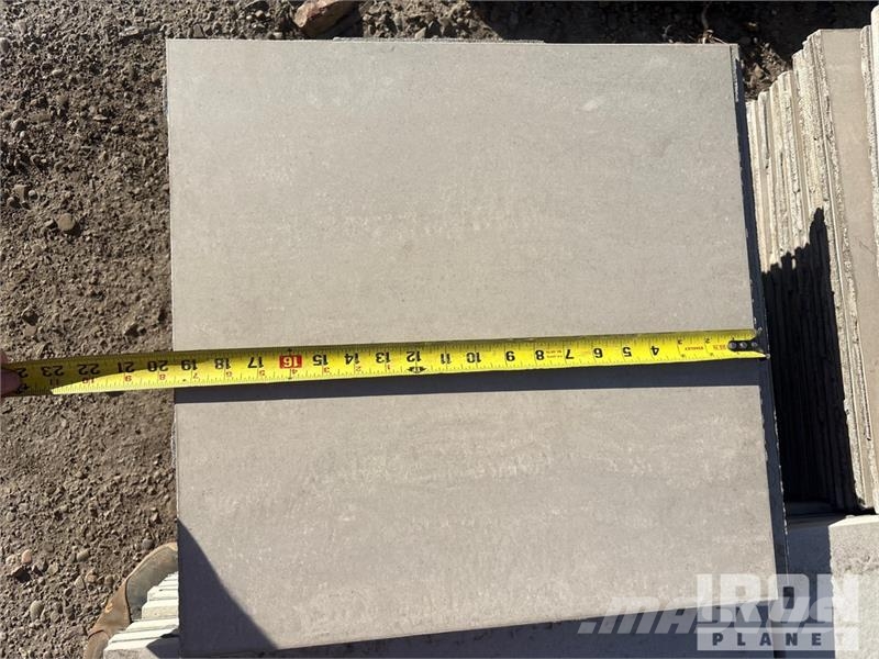Quantity of (1) Pallets of Tile Outros componentes