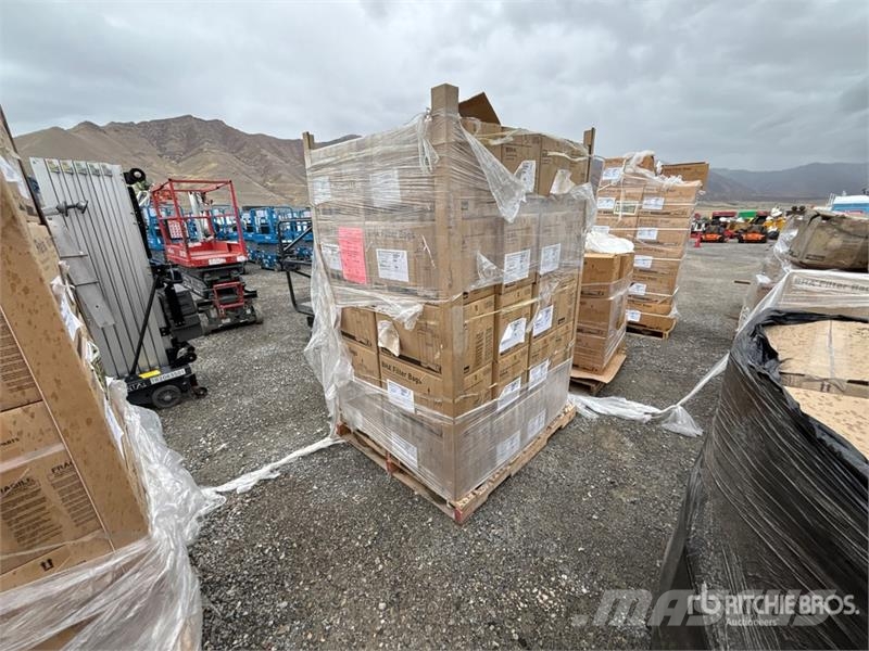 Quantity of (1) Pallets of Parker-Hannifin Bag Fil مكونات أخرى