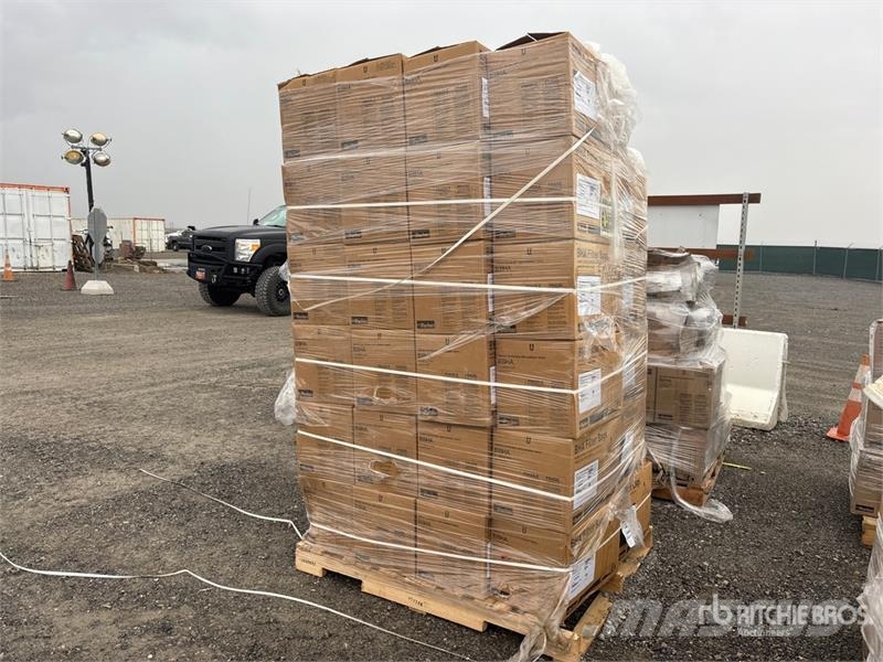  Quantity of (1) Pallets of Parker-Hannifin Bag Fil مكونات أخرى