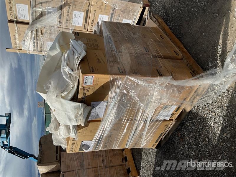  Quantity of (1) Pallets of Parker-Hannifin Bag Fil مكونات أخرى