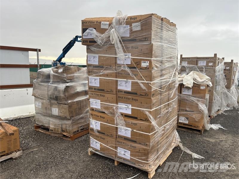  Quantity of (1) Pallets of Parker-Hannifin Bag Fil مكونات أخرى
