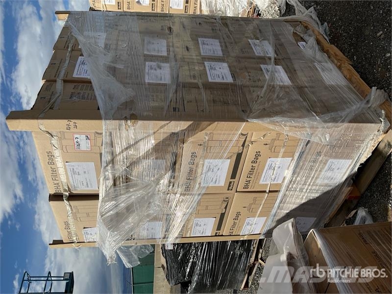  Quantity of (1) Pallets of Parker-Hannifin Bag Fil مكونات أخرى