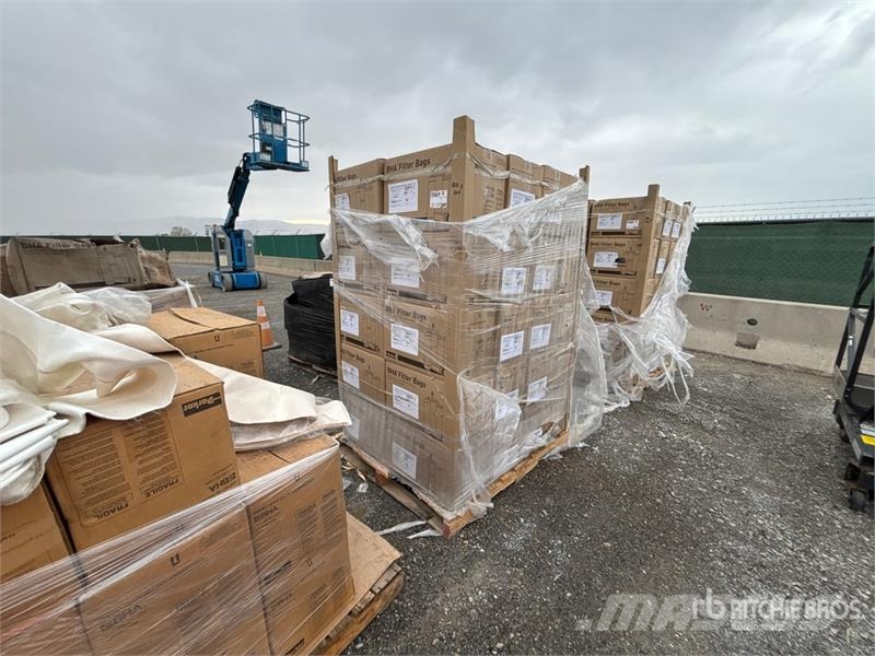  Quantity of (1) Pallets of Parker-Hannifin Bag Fil مكونات أخرى