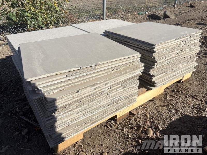 Quantity of (1) Pallets of Tile Outros componentes