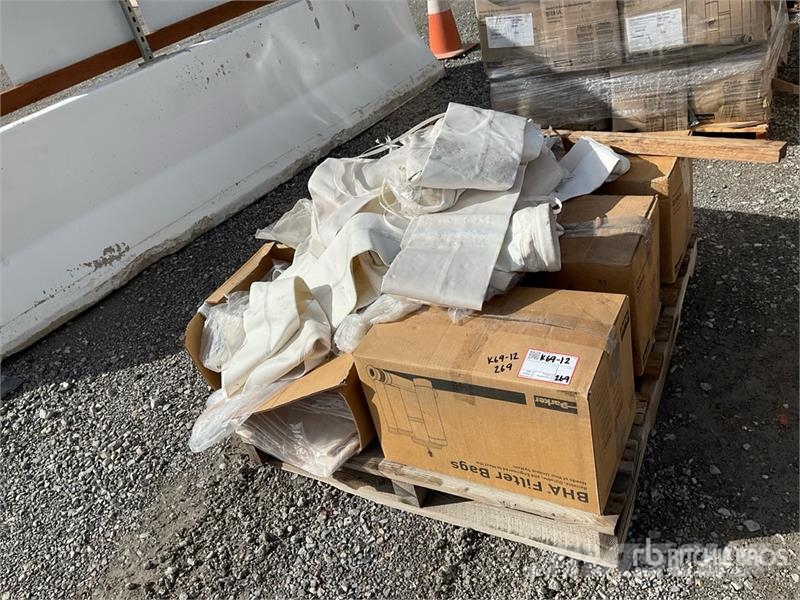  Quantity of (1) Pallets of Parker-Hannifin Bag Fil مكونات أخرى