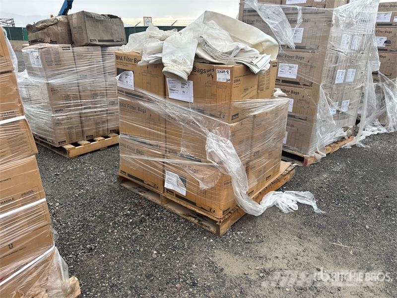  Quantity of (1) Pallets of Parker-Hannifin Bag Fil مكونات أخرى