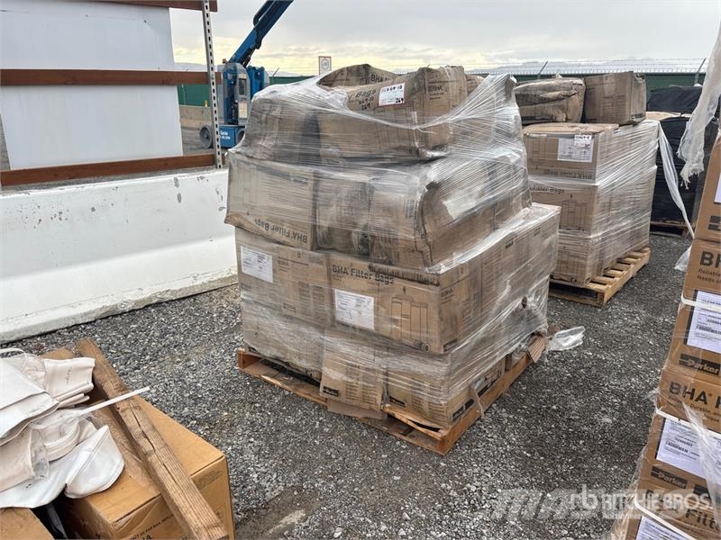  Quantity of (1) Pallets of Parker-Hannifin Bag Fil مكونات أخرى