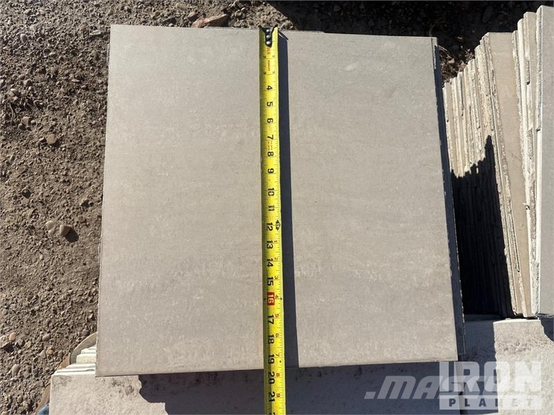 Quantity of (1) Pallets of Tile Outros componentes