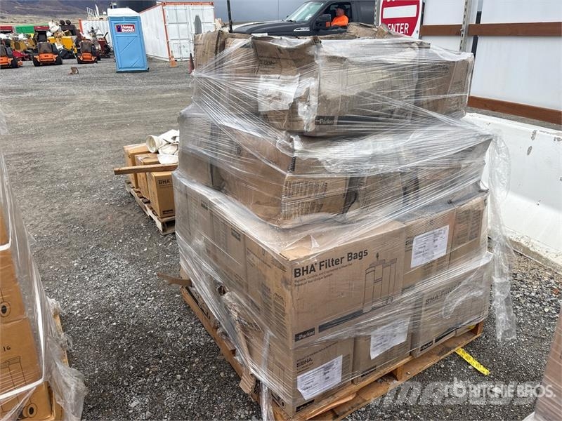  Quantity of (1) Pallets of Parker-Hannifin Bag Fil مكونات أخرى