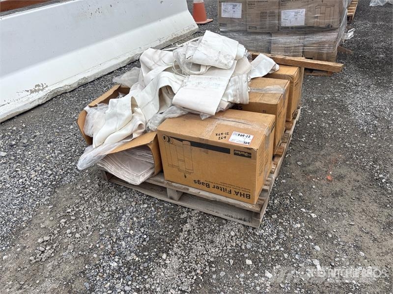  Quantity of (1) Pallets of Parker-Hannifin Bag Fil مكونات أخرى