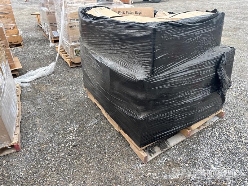  Quantity of (1) Pallets of Parker-Hannifin Bag Fil مكونات أخرى