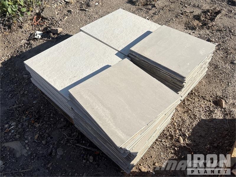 Quantity of (1) Pallets of Tile Outros componentes