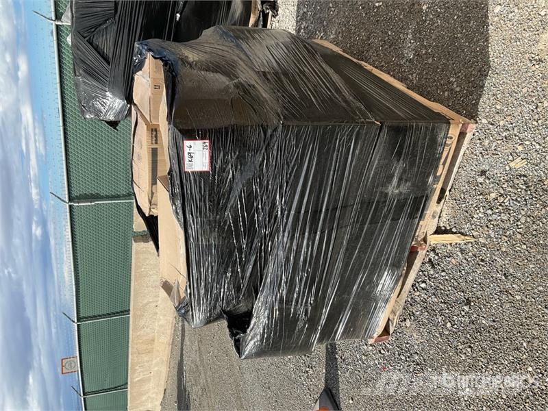  Quantity of (1) Pallets of Parker-Hannifin Bag Fil مكونات أخرى