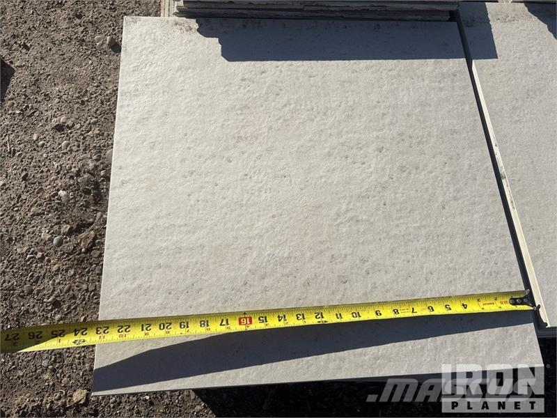 Quantity of (1) Pallets of Tile Outros componentes