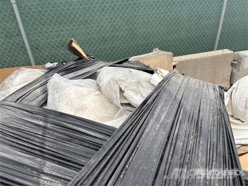  Quantity of (1) Pallets of Parker-Hannifin Bag Fil مكونات أخرى