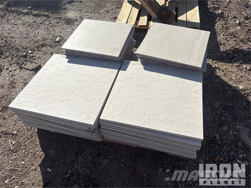 Quantity of (1) Pallets of Tile Outros componentes