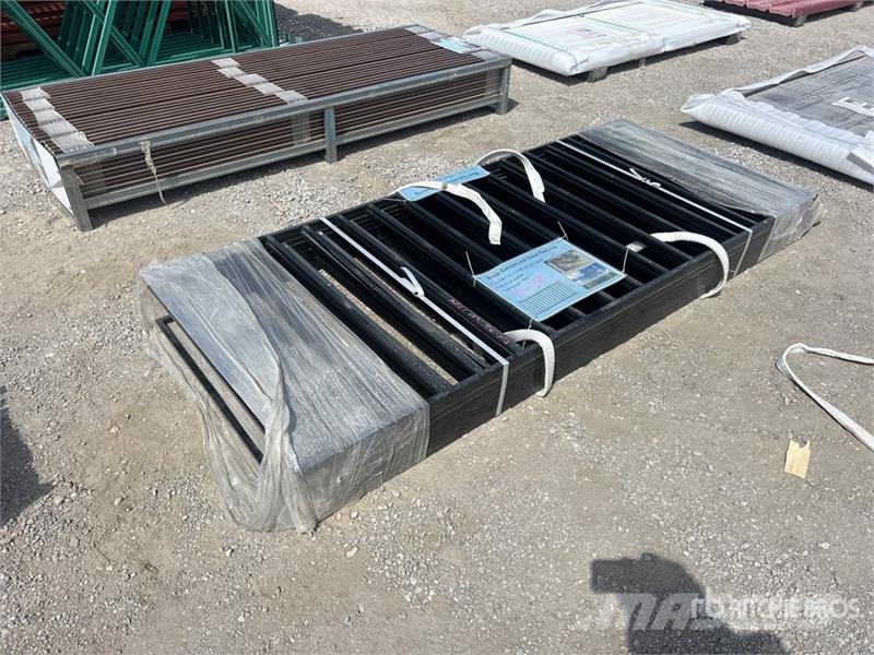 Quantity of (10) 7.9 ft x 3.3 ft Black Galvanized Piirdeaia varustus