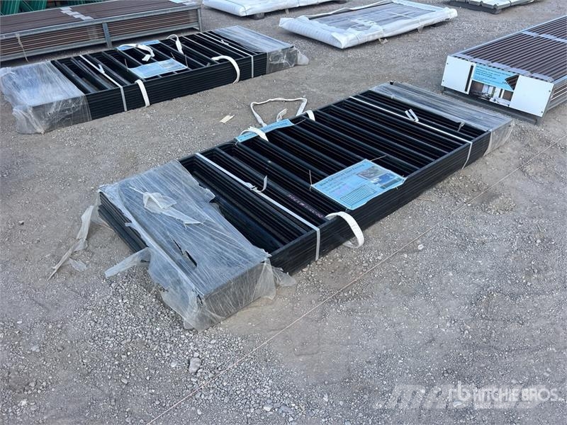 Quantity of (10) 7.9 ft x 3.3 ft Black Galvanized Piirdeaia varustus