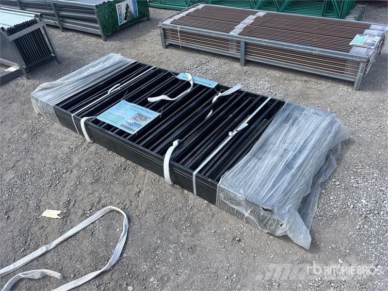 Quantity of (10) 7.9 ft x 3.3 ft Black Galvanized Piirdeaia varustus
