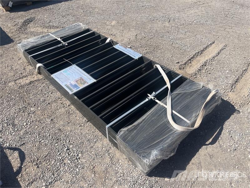 Quantity of (10) 7.9 ft x 3.3 ft Black Galvanized Piirdeaia varustus