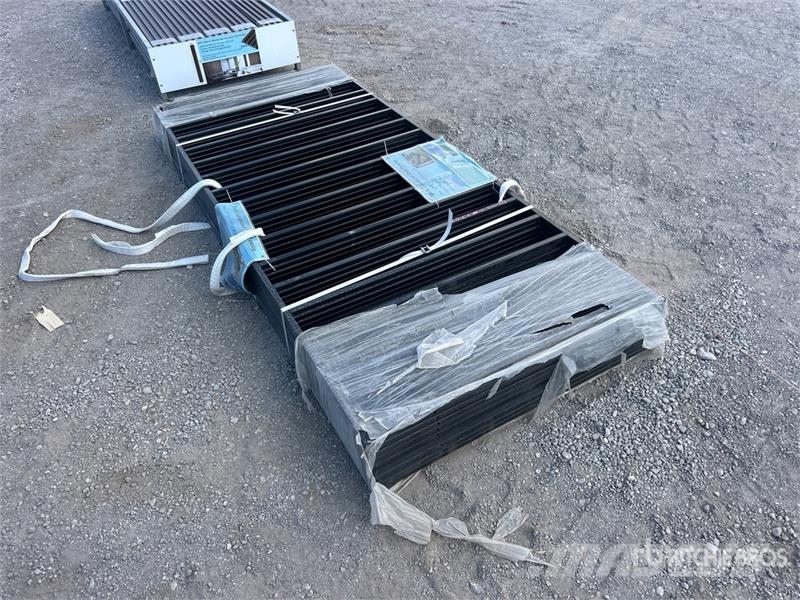 Quantity of (10) 7.9 ft x 3.3 ft Black Galvanized Piirdeaia varustus
