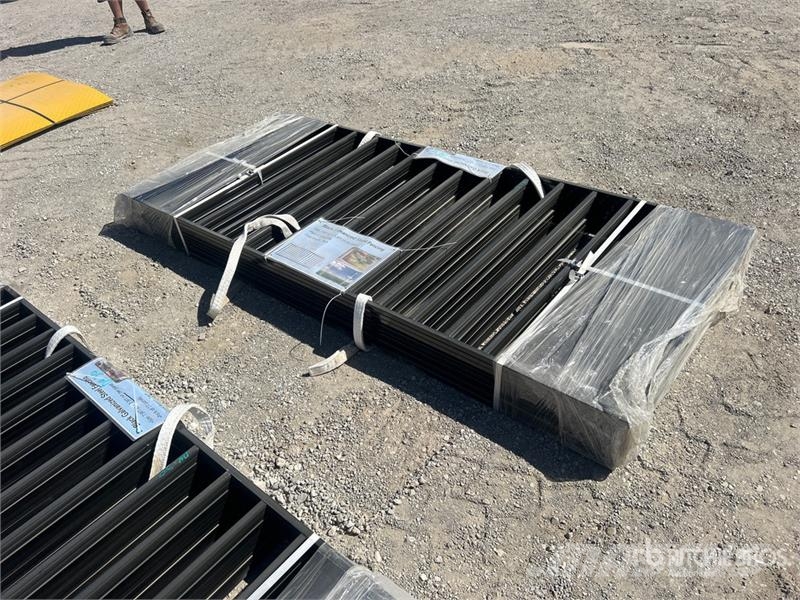 Quantity of (10) 7.9 ft x 3.3 ft Black Galvanized Piirdeaia varustus