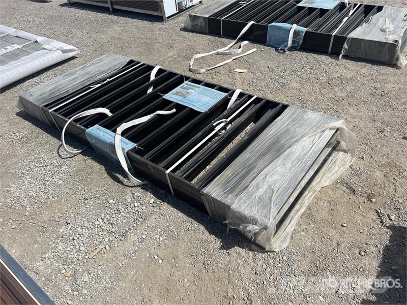 Quantity of (10) 7.9 ft x 3.3 ft Black Galvanized Piirdeaia varustus
