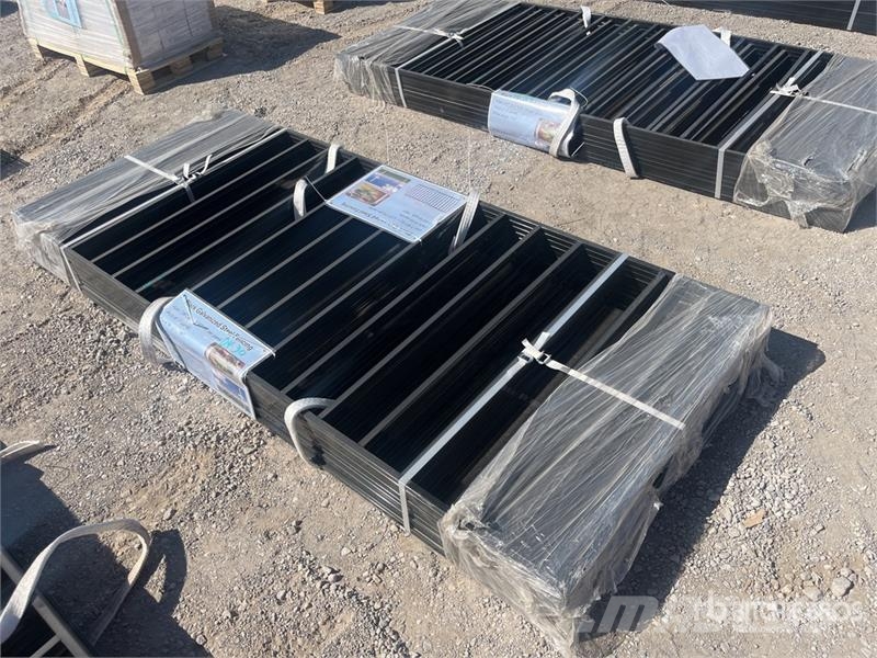Quantity of (10) 7.9 ft x 3.3 ft Black Galvanized Piirdeaia varustus
