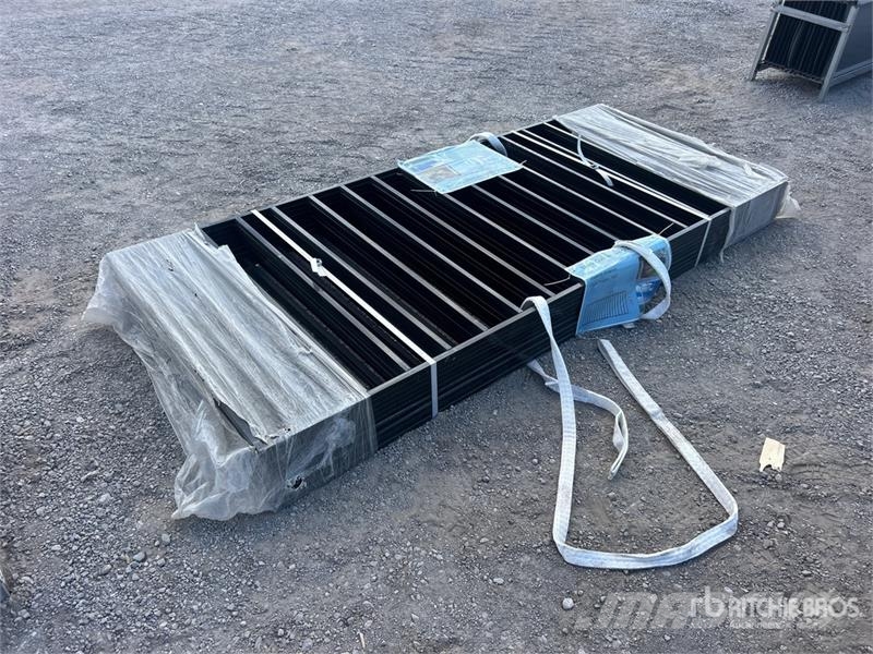 Quantity of (10) 7.9 ft x 3.3 ft Black Galvanized Piirdeaia varustus
