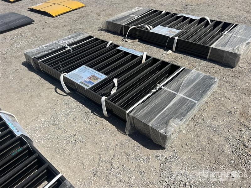 Quantity of (10) 7.9 ft x 3.3 ft Black Galvanized Piirdeaia varustus