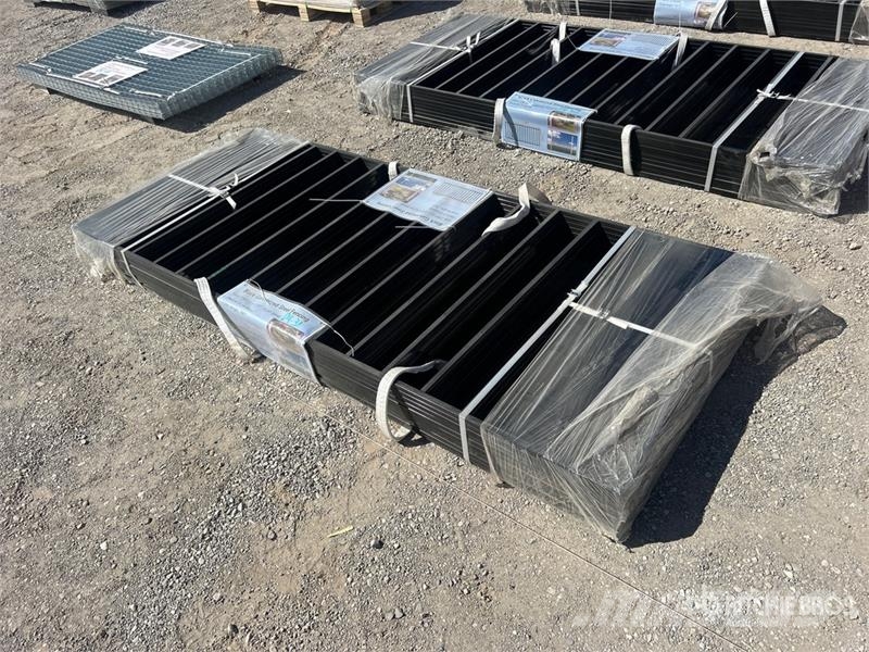 Quantity of (10) 7.9 ft x 3.3 ft Black Galvanized Piirdeaia varustus