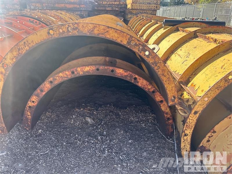  Quantity of (10) EFCO Column forms Concrete Forms Dodatna oprema za betonske radove
