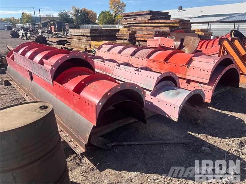 Quantity of (10) EFCO Radius end concrete column f Acessórios de concreto