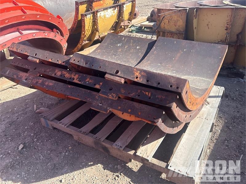 Quantity of (10) EFFCO Cap Concrete Forms Zubehör