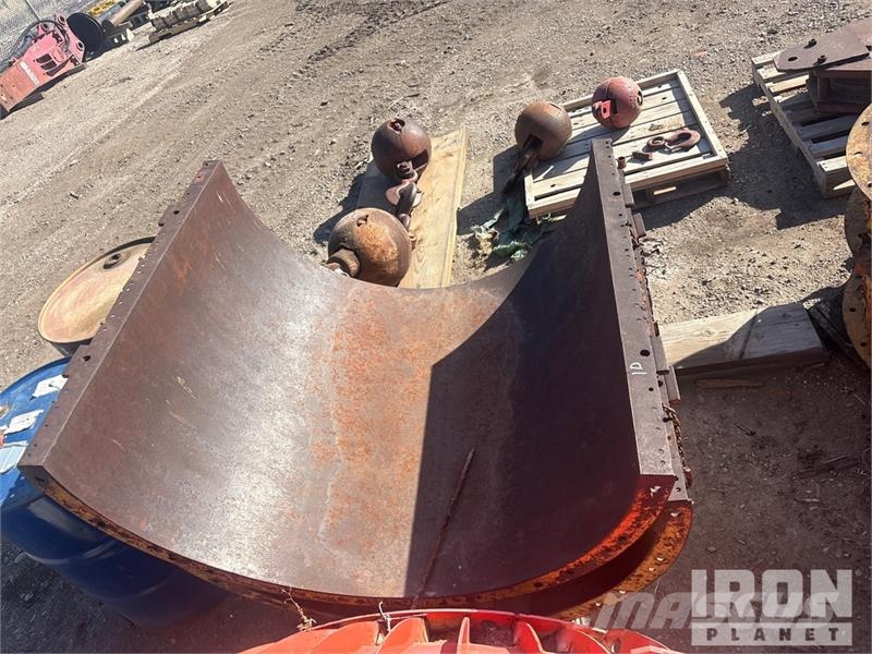 Quantity of (10) EFFCO Cap Concrete Forms Zubehör