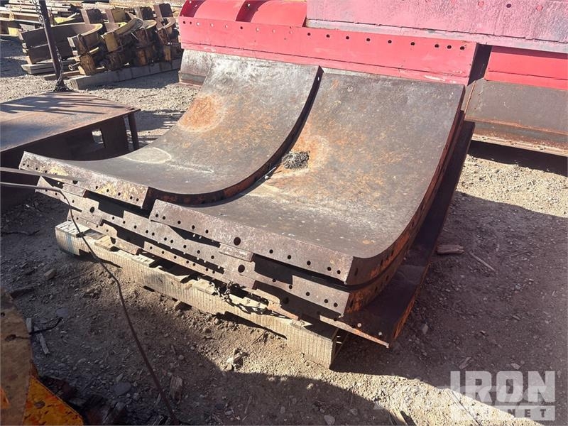 Quantity of (10) EFFCO Cap Concrete Forms Zubehör