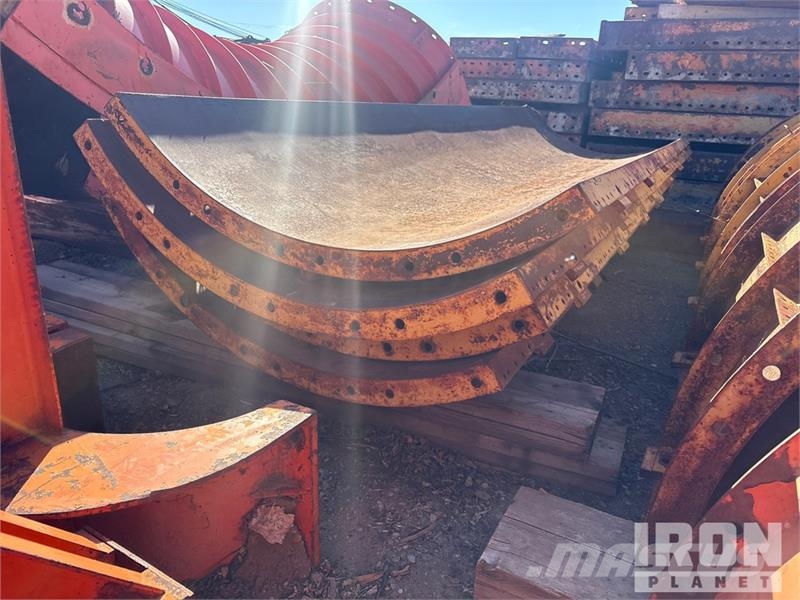 Quantity of (10) EFFCO Column Concrete Forms Zubehör