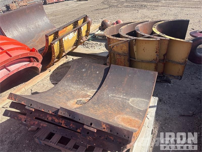Quantity of (10) EFFCO Cap Concrete Forms Zubehör