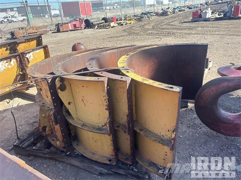 Quantity of (10) EFFCO Cap Concrete Forms Zubehör
