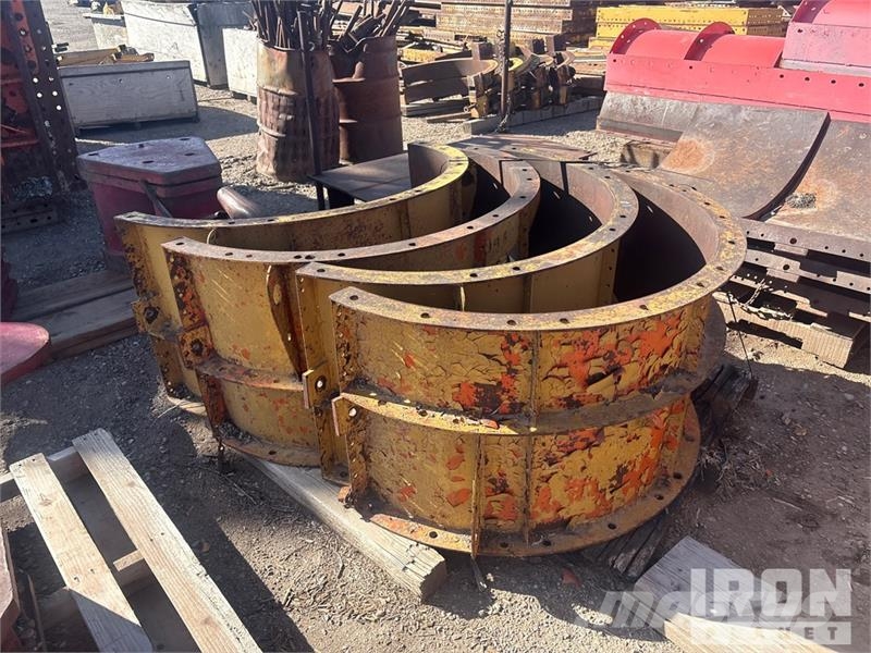 Quantity of (10) EFFCO Cap Concrete Forms Zubehör