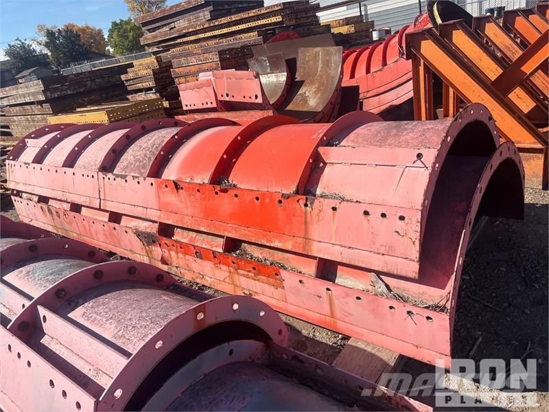 Quantity of (10) EFFCO Radius End Concrete Forms Zubehör