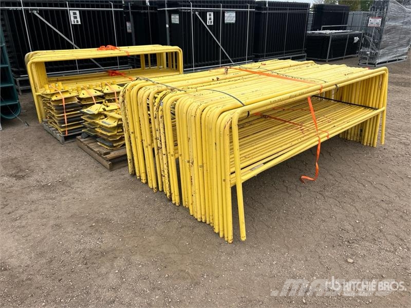  Quantity of 10 Ft. Guardrails & Bases Αναβατόρια και ανυψωτήρες υλικών
