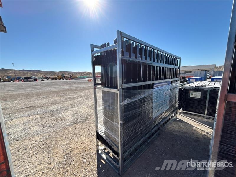 Quantity of 10 ft x 7 ft Galvanized Black Fencing Piirdeaia varustus
