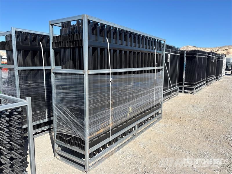 Quantity of 10 ft x 7 ft Galvanized Black Fencing Piirdeaia varustus